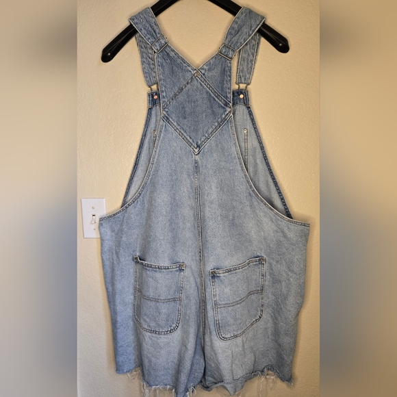 Old Navy 2X Light Blue Distressed Denim Jean Overalls - Picture 2 of 6
